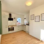 Moderne Eg-wohnung Im Guenztal 公寓 *