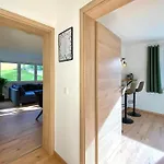Moderne Eg-wohnung Im Guenztal 公寓 *