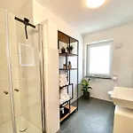 Moderne Eg-wohnung Im Guenztal 公寓 克伦巴赫