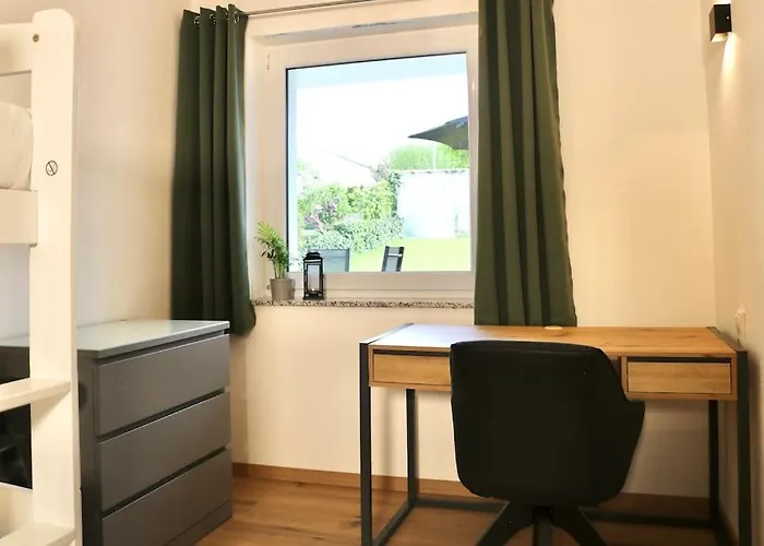 Moderne Eg-wohnung Im Guenztal 克伦巴赫