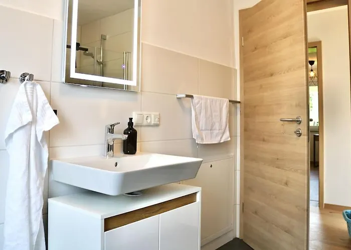 Moderne Eg-wohnung Im Guenztal Lägenhet